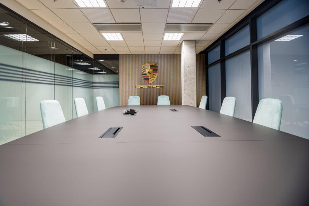 <strong>Smart</strong> films and glass